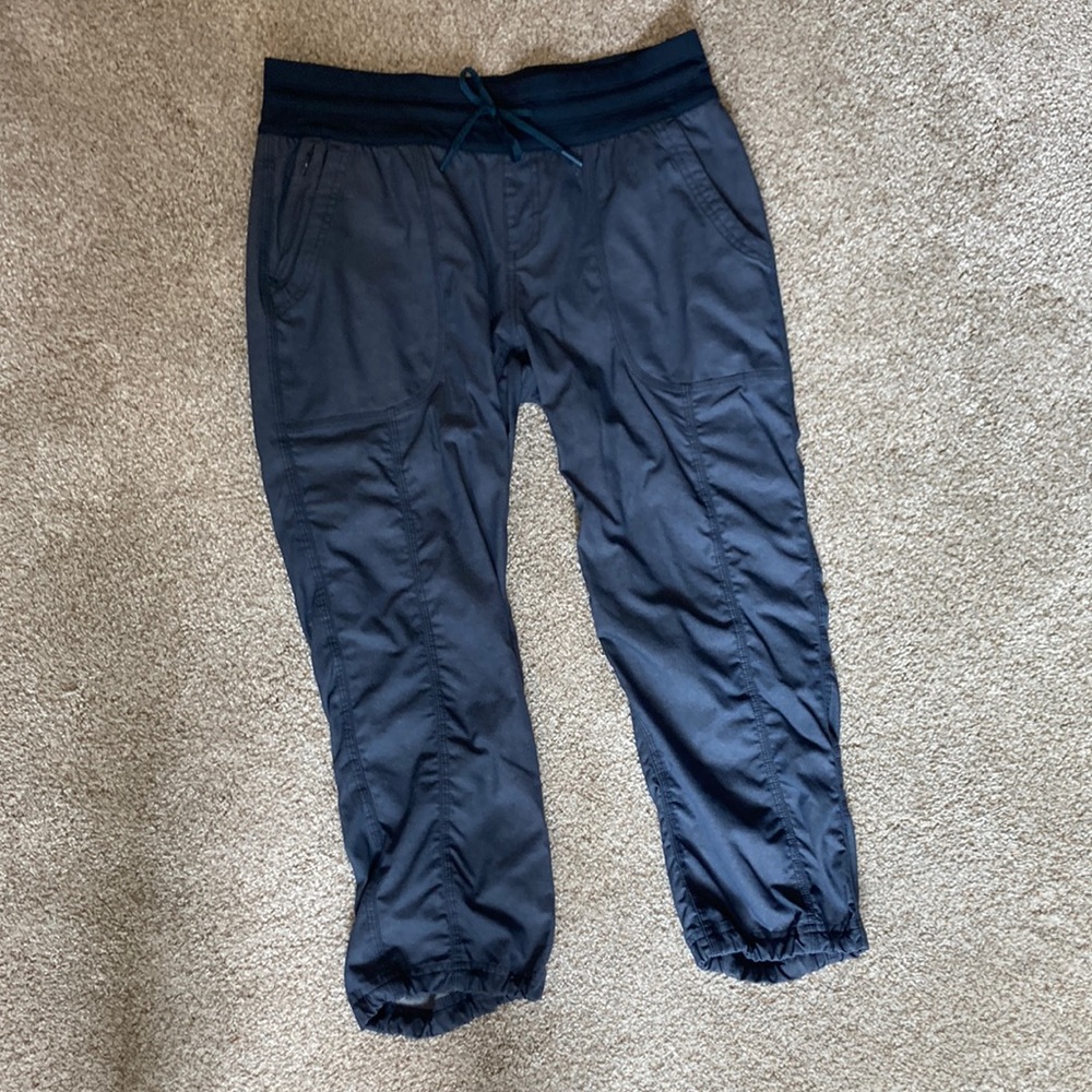 North face capri pants